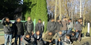 138 migránst, s egy embercsempészt is elfogtak 138 migránst, s egy embercsempészt is elfogtak