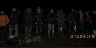 Jönnek és jönnek: 151 migránst tartóztattak fel Bács-Kiskunban