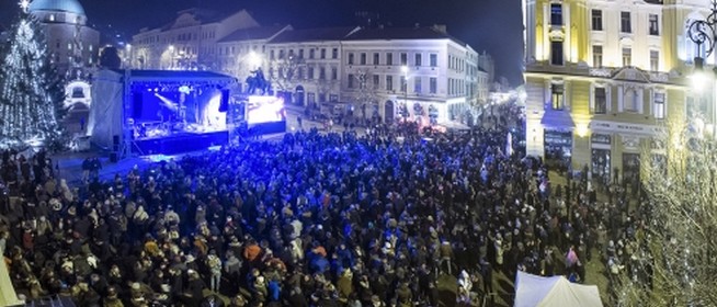 Indulhat a visszaszámlálás: a Széchenyi térre várják a bulizni vágyókat szilveszterkor