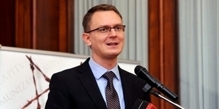 Rétvári Bence: már elérhető a nagyszülői gyed Rétvári Bence: már elérhető a nagyszülői gyed