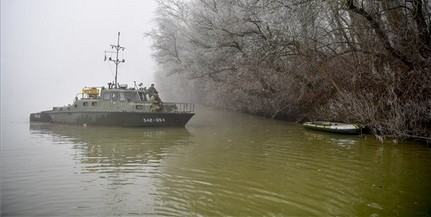 Járőrhajóval is ellenőrzi a honvédség a vízi forgalmat a Tiszán