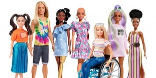 Bőrbeteg és haj nélküli Barbie babát is vásárolhatunk