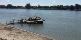 Szombaton este emelik ki az elsüllyedt mohácsi vízitaxit Szombaton este emelik ki az elsüllyedt mohácsi vízitaxit
