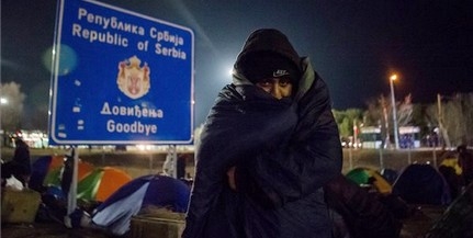 Begyűjtötték a szerbek a határnál táborozó migránsokat