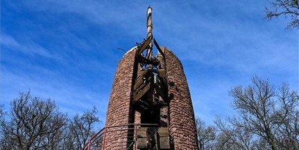 Villámcsapás miatt éghetett le a révfülöpi kilátó faszerkezete Villámcsapás miatt éghetett le a révfülöpi kilátó faszerkezete