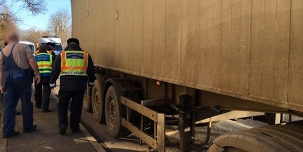 Mérleg: teherautókat és buszokat ellenőriztek Baranyában