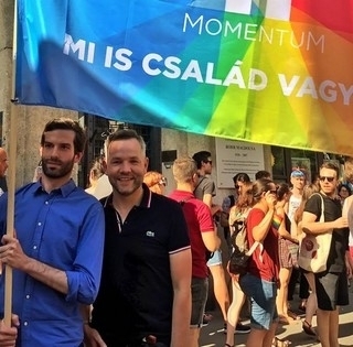 Közmeghallgatást kezdeményez Kővári János a pécsi homoszexuális felvonulásról - Aláírásokat gyűjtenek Közmeghallgatást kezdeményez Kővári János a pécsi homoszexuális felvonulásról - Aláírásokat gyűjtenek