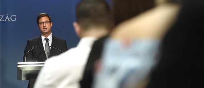 Cáfolta Gulyás Gergely, hogy koronavírusos lenne egy pécsi orvostanhallgató Cáfolta Gulyás Gergely, hogy koronavírusos lenne egy pécsi orvostanhallgató