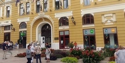 Az ellenzék szerint Péterffyék túszul akarják ejteni Pécset, hogy ezzel zsarolják a kormányt