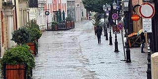 Bezárt vendéglők, boltok, fuvar nélkül maradt taxisok: Pécs is takaréklángon üzemel Bezárt vendéglők, boltok, fuvar nélkül maradt taxisok: Pécs is takaréklángon üzemel