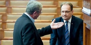 Csörte a kultúráról a T. Házban: Hoppál Péter alaposan helyre tette Gyurcsány Ferencet - Videó!