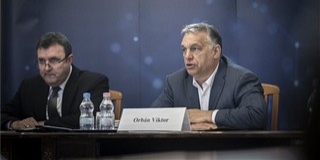 Orbán Viktor a kutatócsoportok vezetőivel egyeztetett a gyógyszergyártásról Orbán Viktor a kutatócsoportok vezetőivel egyeztetett a gyógyszergyártásról