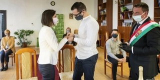 Szerelem a járvány idején - Maszkban is kimondható az igen Szerelem a járvány idején - Maszkban is kimondható az igen