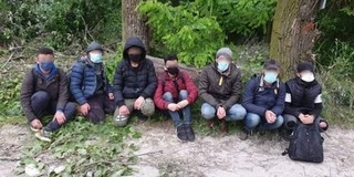 Már megint migránsokat kaptak el a rendőrök Kölkednél Már megint migránsokat kaptak el a rendőrök Kölkednél