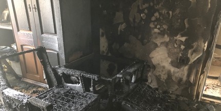 Égve felejtett gyertya miatt pattant ki a tűzkakas Pécsett Égve felejtett gyertya miatt pattant ki a tűzkakas Pécsett