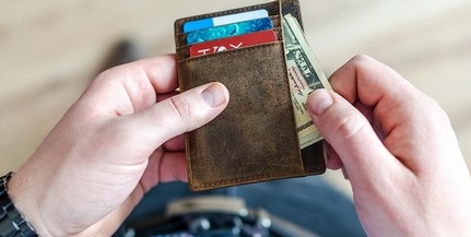Harminc millát nyúlt le egy pécsi valutaváltó pénztárosa, alig fél év alatt el is verte Harminc millát nyúlt le egy pécsi valutaváltó pénztárosa, alig fél év alatt el is verte