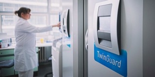 Mintegy 190 millió forintot költött a PTE Klinikai Központja a betegek nagyobb biztonságára Mintegy 190 millió forintot költött a PTE Klinikai Központja a betegek nagyobb biztonságára