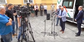 Mohácsra vezetett a baranyai kormányablakbusz ezredik, jubileumi útja - Videó! Mohácsra vezetett a baranyai kormányablakbusz ezredik, jubileumi útja - Videó!