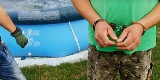 Kommandósok kapcsoltak le egy hobbikertészt Mohácson - Videó! Kommandósok kapcsoltak le egy hobbikertészt Mohácson - Videó!