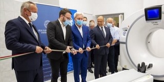 A koronavírus okozta elváltozást is kimutatni képes CT-t adtak át Pécsett