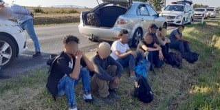Hét migráns került elő egy grúz embercsempész kocsijából Hét migráns került elő egy grúz embercsempész kocsijából