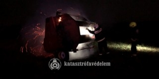 Bálázógép kapott lángra éjszaka Baranyában Bálázógép kapott lángra éjszaka Baranyában