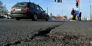 Aszfaltoznak Pécs belvárosában, kaotikus lesz a közlekedés, másképp járnak a buszok Aszfaltoznak Pécs belvárosában, kaotikus lesz a közlekedés, másképp járnak a buszok