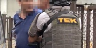 Kést szorított volt neje torkához egy férfi Pécsett -Videó! Kést szorított volt neje torkához egy férfi Pécsett -Videó!