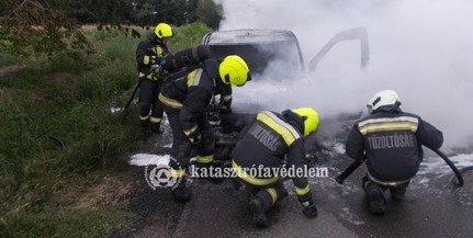 Lángolt egy kisteherautó Görcsönyben, még az aszfalt is megolvadt