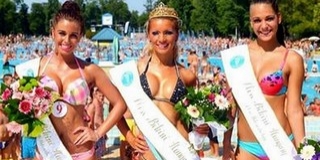 Erre az útra valóban egy szál bikini is elég: a helyszínen is lehet jelentkezni a Miss Bikini versenyére! Erre az útra valóban egy szál bikini is elég: a helyszínen is lehet jelentkezni a Miss Bikini versenyére!