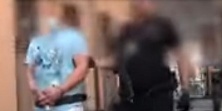 Az udvari határátkelőhelyen próbált lelépni egy gyilkossággal gyanúsított férfi - Videó! Az udvari határátkelőhelyen próbált lelépni egy gyilkossággal gyanúsított férfi - Videó!