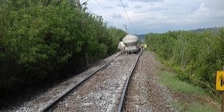 Még ez is! Kisiklott egy tehervonat a Pécs-Budapest vonalon Még ez is! Kisiklott egy tehervonat a Pécs-Budapest vonalon