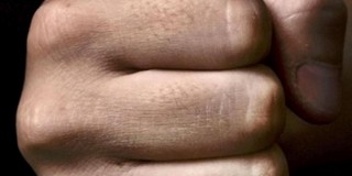 Többször megverte feleségét egy agresszív barom Többször megverte feleségét egy agresszív barom