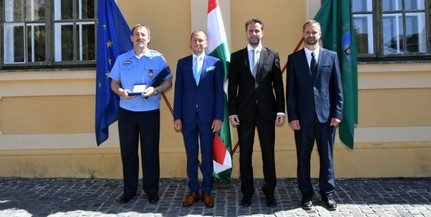 Megyei díjjal ismerték el a pécsi rendőrkapitány munkáját Megyei díjjal ismerték el a pécsi rendőrkapitány munkáját