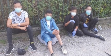 Átadták a horvátoknak a Magyarbólynál lekapcsolt migránsokat