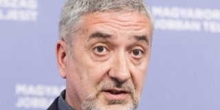 A Fidesz szerint büdös bunkó módon viselkedik Jakab Péter