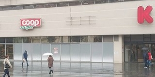 Több hónap után ismét kinyitott a szupermarket a Konzum áruházban Több hónap után ismét kinyitott a szupermarket a Konzum áruházban