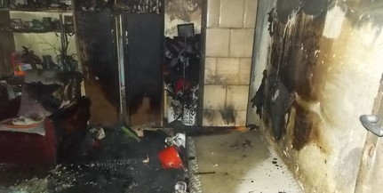 Gyertya miatt égett ki egy lakás Komlón Gyertya miatt égett ki egy lakás Komlón