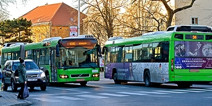 Sokkal kevesebb az utas, átalakítják a pécsi buszok esti és éjszakai menetrendjét Sokkal kevesebb az utas, átalakítják a pécsi buszok esti és éjszakai menetrendjét