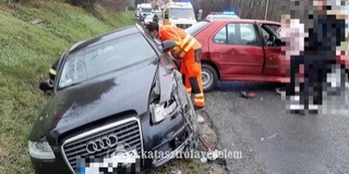 Összeütközött két autó ütközött Magyarszéken Összeütközött két autó ütközött Magyarszéken