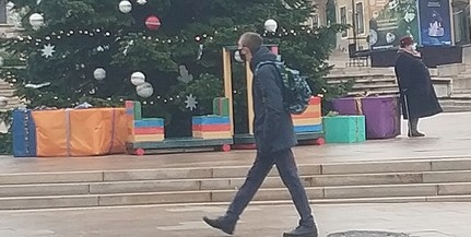 Úgy látszik, kapcsolt az önkormányzat, mégis felállítják a betlehemet a Széchenyi téren Úgy látszik, kapcsolt az önkormányzat, mégis felállítják a betlehemet a Széchenyi téren