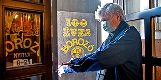 Újabb legendás kocsma zárt be Pécsett: a 100 Éves borozóra is lakatot tett a járvány Újabb legendás kocsma zárt be Pécsett: a 100 Éves borozóra is lakatot tett a járvány