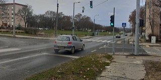 Végre rendőrlámpa működik a Krisztina téri zebránál - Figyelmesen közlekedjünk! Végre rendőrlámpa működik a Krisztina téri zebránál - Figyelmesen közlekedjünk!