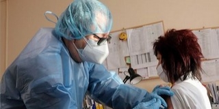 Országszerte oltják a lakókat és a dolgozókat a százfősnél nagyobb idősotthonokban Országszerte oltják a lakókat és a dolgozókat a százfősnél nagyobb idősotthonokban