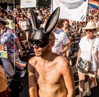 Adományokból összegyűjtött pénzből is parádéznának a homoszexuálisok Pécsett Adományokból összegyűjtött pénzből is parádéznának a homoszexuálisok Pécsett