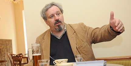 Lemondásra szólították fel a Kulturális Bizottság elnökét, a sz*arházizó P. Horváth Tamást