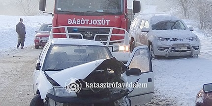 Két autó ütközött, egyik árokba csapódott Villánykövesdnél Két autó ütközött, egyik árokba csapódott Villánykövesdnél