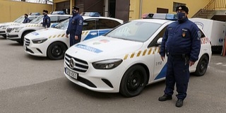 Új kocsikkal furikázhatnak a baranyai zsaruk Új kocsikkal furikázhatnak a baranyai zsaruk