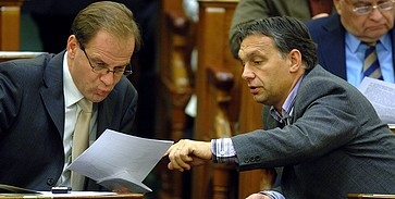 Kétmillióan nyöghetik a csomagot
