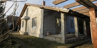 Ingyenes tervrajzokkal segítik az építkező családokat